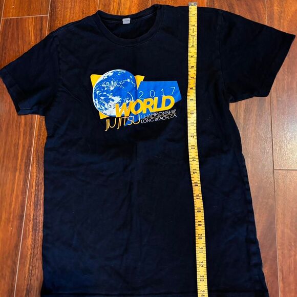 Unbranded Men's Black and Navy T-shirt - Picture 2 of 4